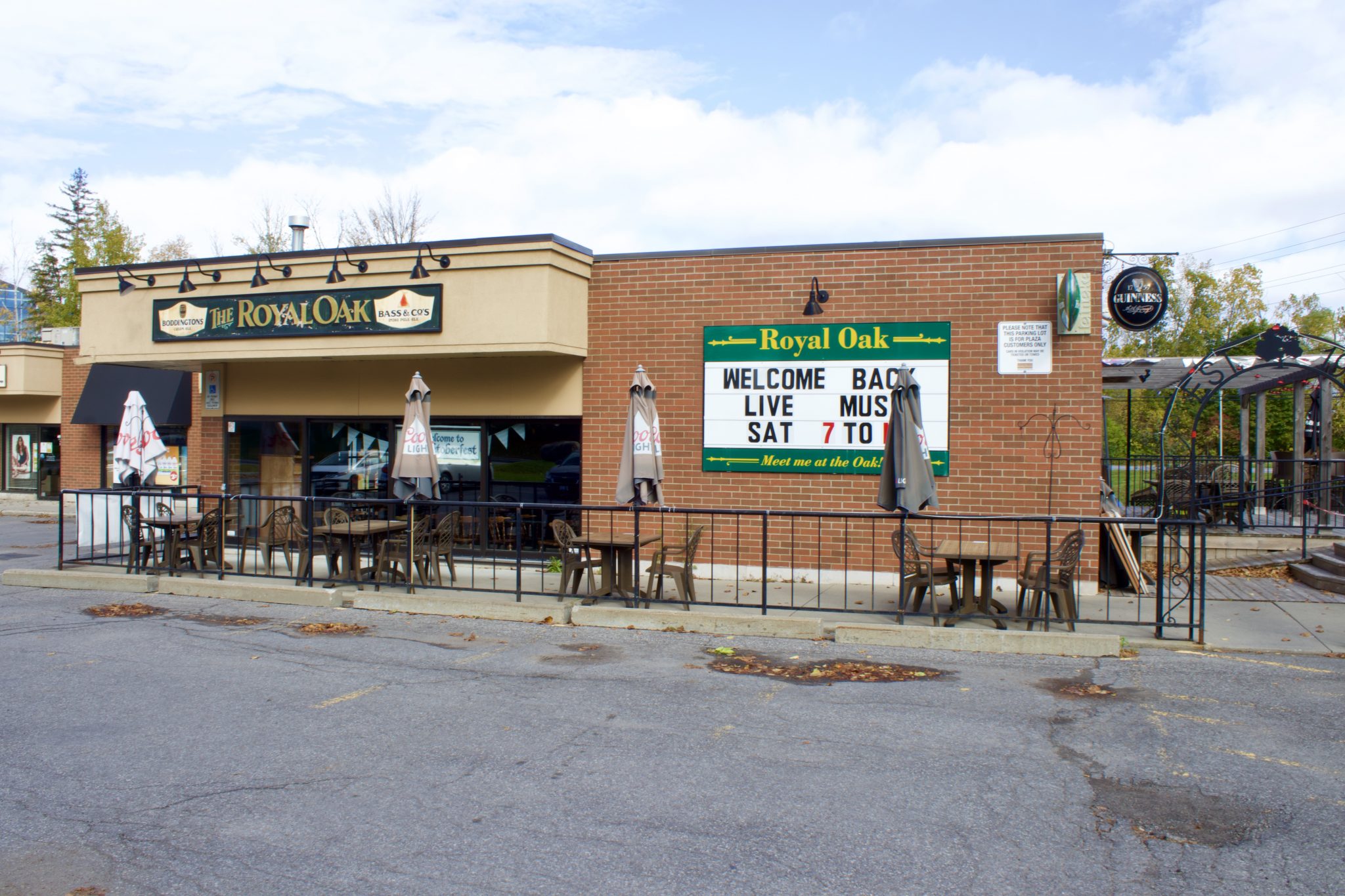 Blair Rd. at Pineview Pub Fare in Ottawa The Royal Oak